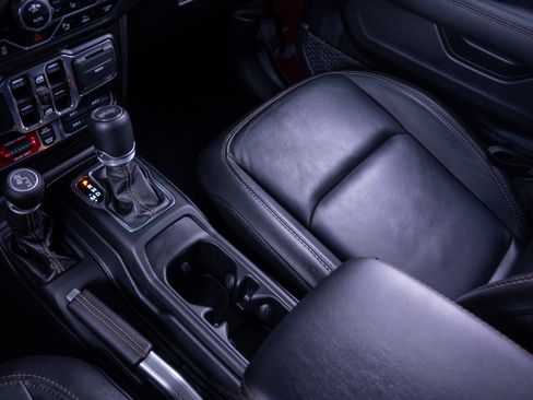 Used 2021 Jeep Wrangler Unlimited Rubicon w/ Trailer Tow Package image 27