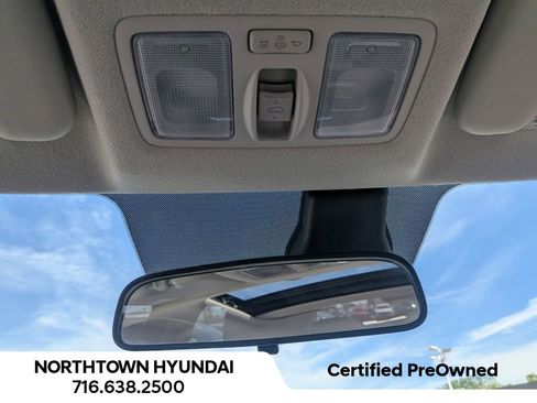 Used 2023 Hyundai Venue SEL w/ Cargo Package FWD image 23