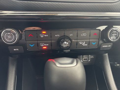 New 2026 Jeep Compass Latitude image 12