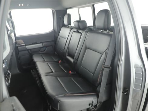 Used 2022 Ford F150 Lariat w/ Tow Technology Package image 24