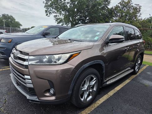 Used 2019 Toyota Highlander Limited FWD image 1