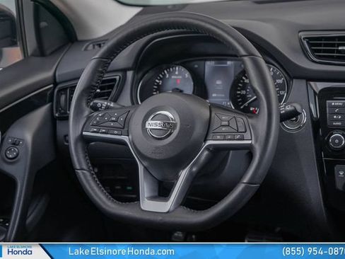 Used 2021 Nissan Rogue Sport SV AWD/4WD image 23