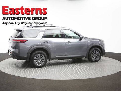 Used 2024 Nissan Pathfinder SV AWD/4WD image 41