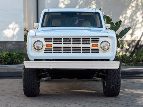 Used 2025 Ford Bronco Badlands image 42