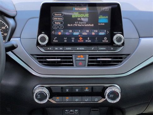 Used 2024 Nissan Altima 2.5 SR image 17