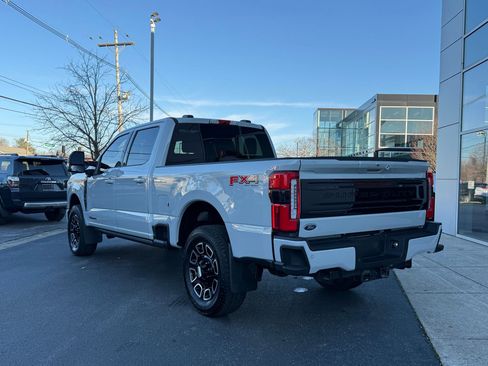 Used 2025 Ford F250 Platinum image 3