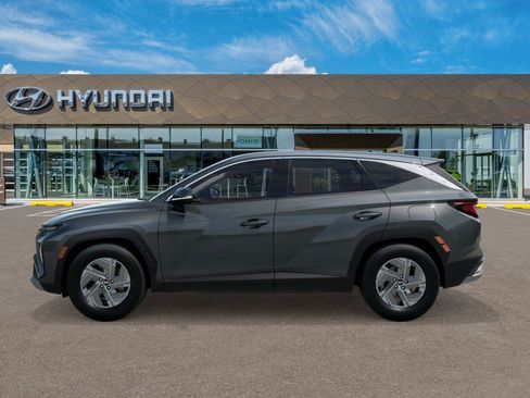 New 2026 Hyundai Tucson Blue SE FWD image 3