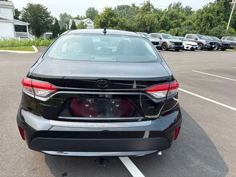 Used 2022 Toyota Corolla LE w/ LE Convenience Package FWD image 4