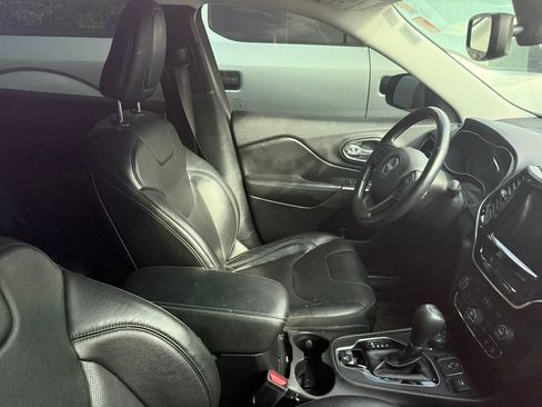 Used 2020 Jeep Cherokee Limited AWD/4WD image 8