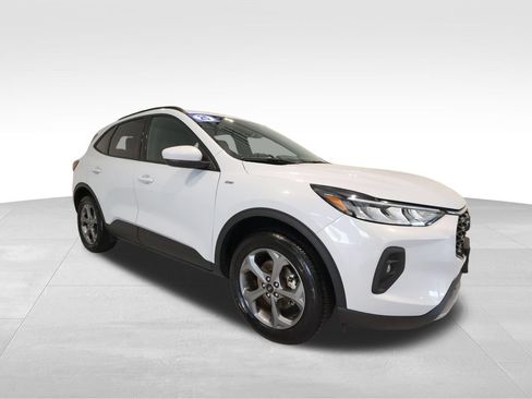 Used 2025 Ford Escape ST-Line Select AWD/4WD image 6