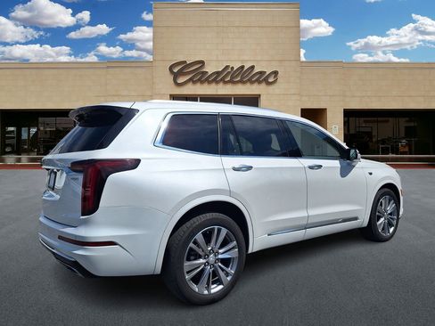 Certified 2024 Cadillac XT6 Premium Luxury image 3