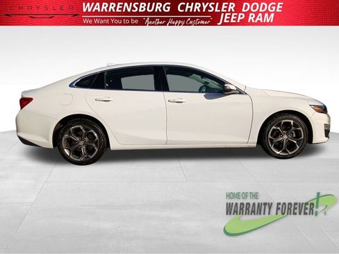Used 2024 Chevrolet Malibu LT image 2