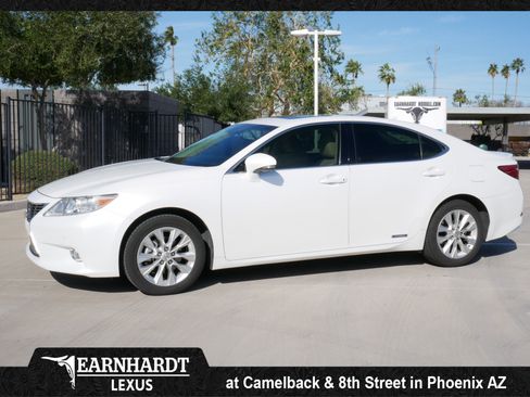 Used 2013 Lexus ES 300h image 1