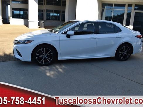Used 2019 Toyota Camry SE image 6