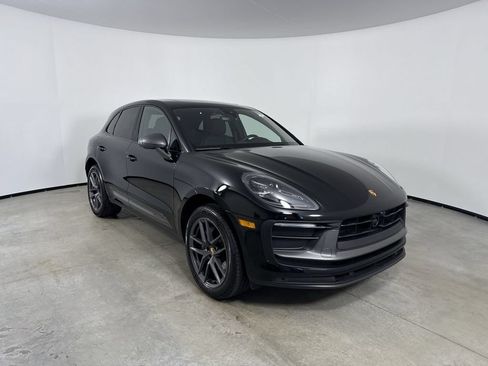 Certified 2025 Porsche Macan Turbo AWD/4WD image 9
