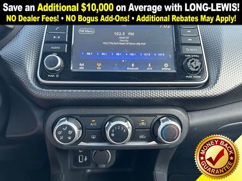 Used 2020 Nissan Kicks S image 24