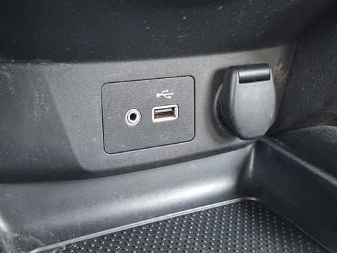 Used 2020 Nissan Rogue SV FWD image 28