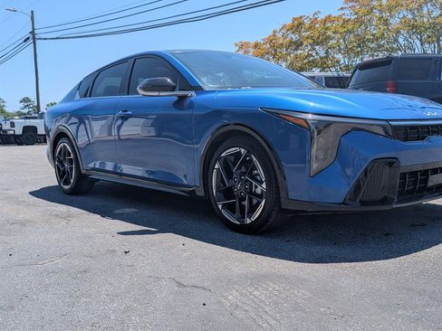 Used 2025 Kia K4 GT-Line w/ GT-Line Premium Package image 3