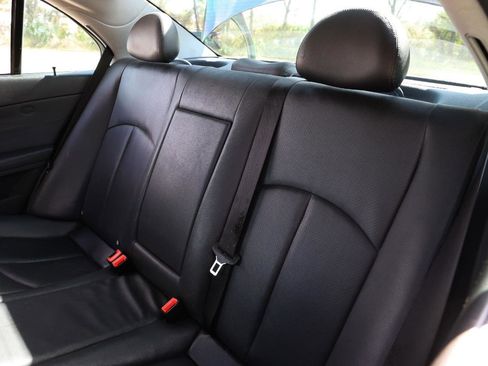 Used 2006 Mercedes-Benz E 350 4MATIC Sedan image 8