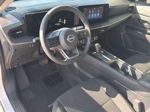 Used 2025 Nissan Kicks S FWD image 16