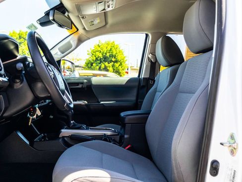 Used 2019 Toyota Tacoma SR5 w/ Exterior Package RWD image 15