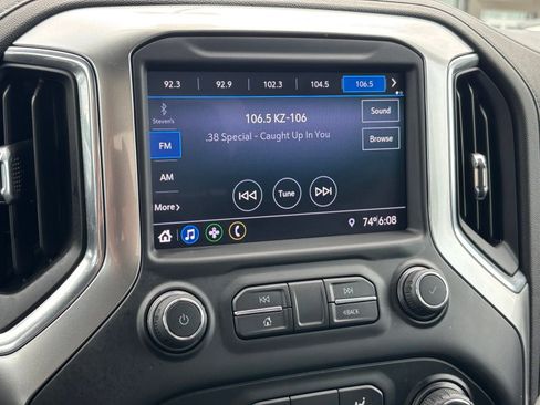 Used 2020 Chevrolet Silverado 1500 LT AWD/4WD image 25