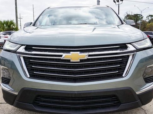 Used 2022 Chevrolet Traverse LT image 16