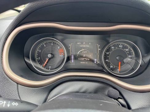 Used 2016 Jeep Cherokee Sport image 37