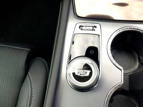 New 2026 Cadillac Vistiq Luxury image 28