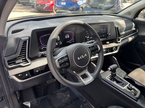 Used 2025 Kia Sportage LX FWD image 32