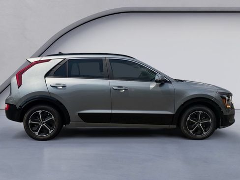 Used 2023 Kia Niro FWD image 6