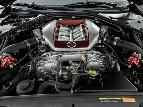 Used 2012 Nissan GT-R Black Edition AWD/4WD image 17