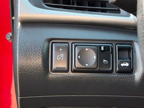 Used 2019 Nissan Sentra SR FWD image 30
