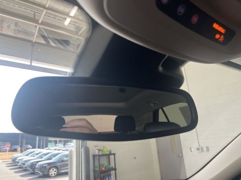 Used 2023 Buick Envision Essence w/ Sport Touring Package image 32