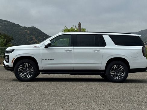 New 2026 Chevrolet Suburban Z71 w/ Z71 Off-Road Package AWD/4WD image 7