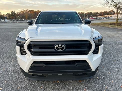Used 2024 Toyota Tacoma SR image 10