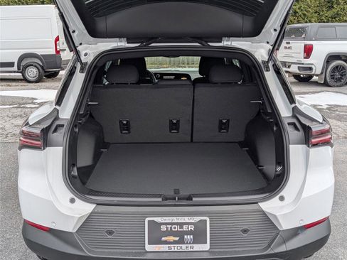 New 2026 Chevrolet Equinox EV LT image 9