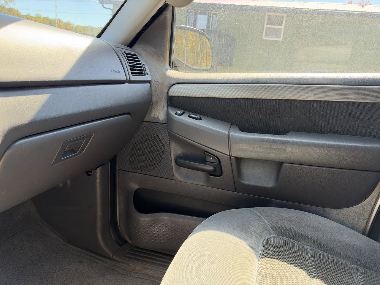 Used 2003 Ford Explorer XLT RWD image 15