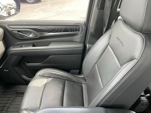 Used 2021 GMC Yukon XL Denali AWD/4WD image 21