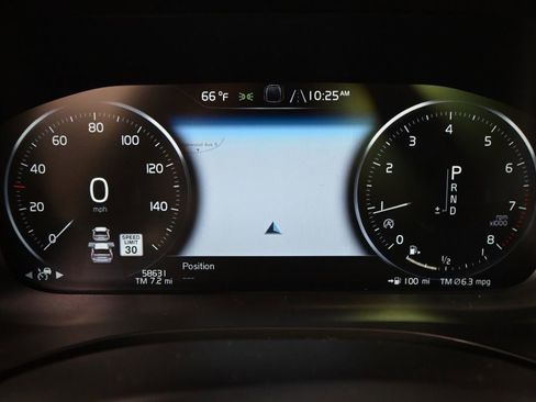 Used 2018 Volvo XC60 T6 Inscription w/ Convenience Package image 25