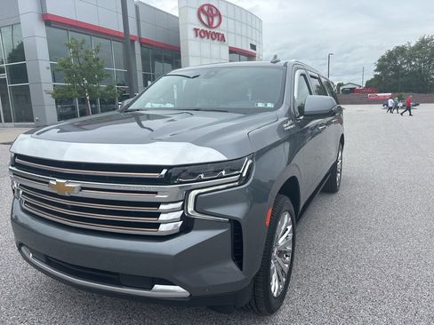 Used 2021 Chevrolet Suburban High Country w/ Premium Package AWD/4WD image 10
