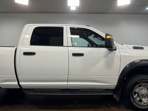 Used 2024 RAM 2500 Tradesman w/ Chrome Appearance Group image 33