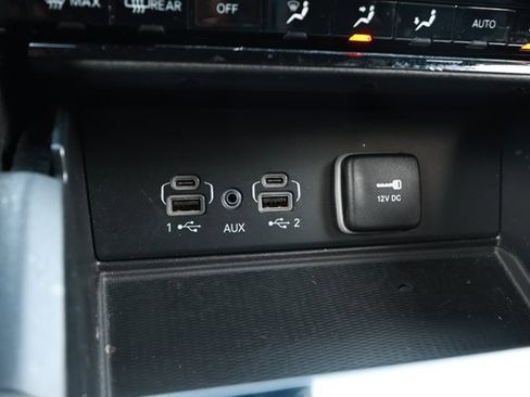 Used 2024 Jeep Grand Cherokee Altitude AWD/4WD image 20