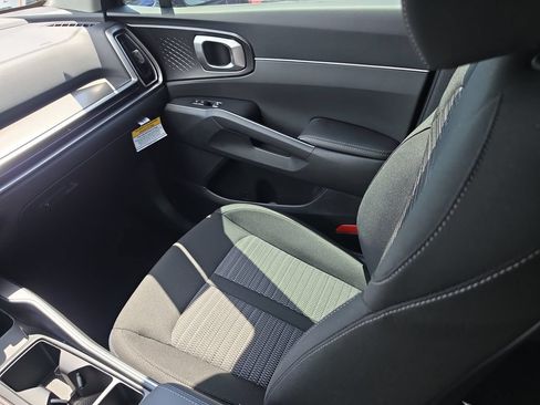 New 2026 Kia Sorento LX FWD image 15