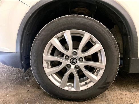 Used 2018 Nissan Rogue SV AWD/4WD image 8