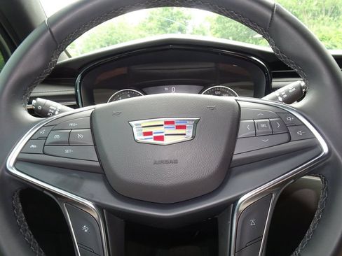 Certified 2024 Cadillac XT5 Luxury w/ LPO, Floor Liner Package AWD/4WD image 19