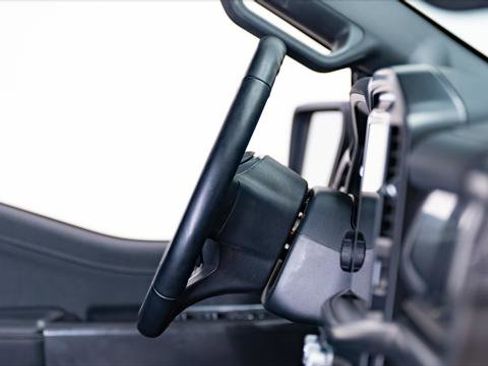 Used 2024 Ford F150 Lariat image 31