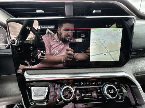 Used 2024 GMC Sierra 2500 Denali w/ Denali Reserve Package image 47