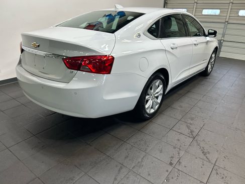 Used 2016 Chevrolet Impala LT w/ Convenience Package FWD image 3