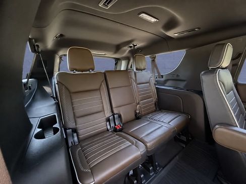 Used 2025 GMC Yukon XL Denali Ultimate AWD/4WD image 24